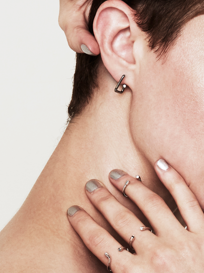 PIPE | EARRING | DIAMOND